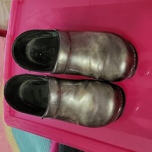 Size 40 silver Dansko professional shoes.